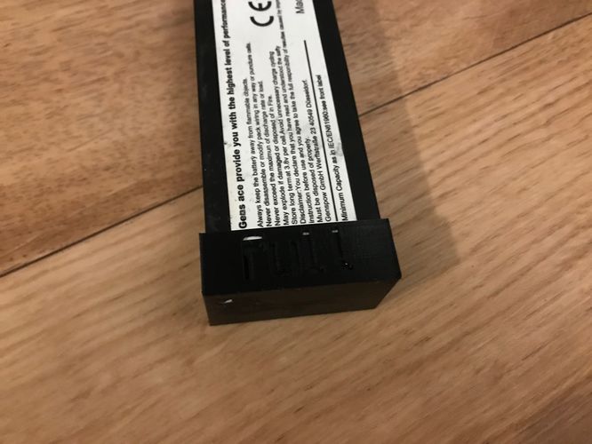 3D-Printed Battery Cap for Gens Ace Hardcase LiPos 02.jpg
